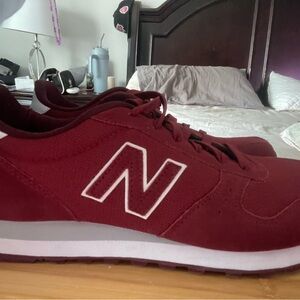 New Balance Men's Deep Red Sneakers